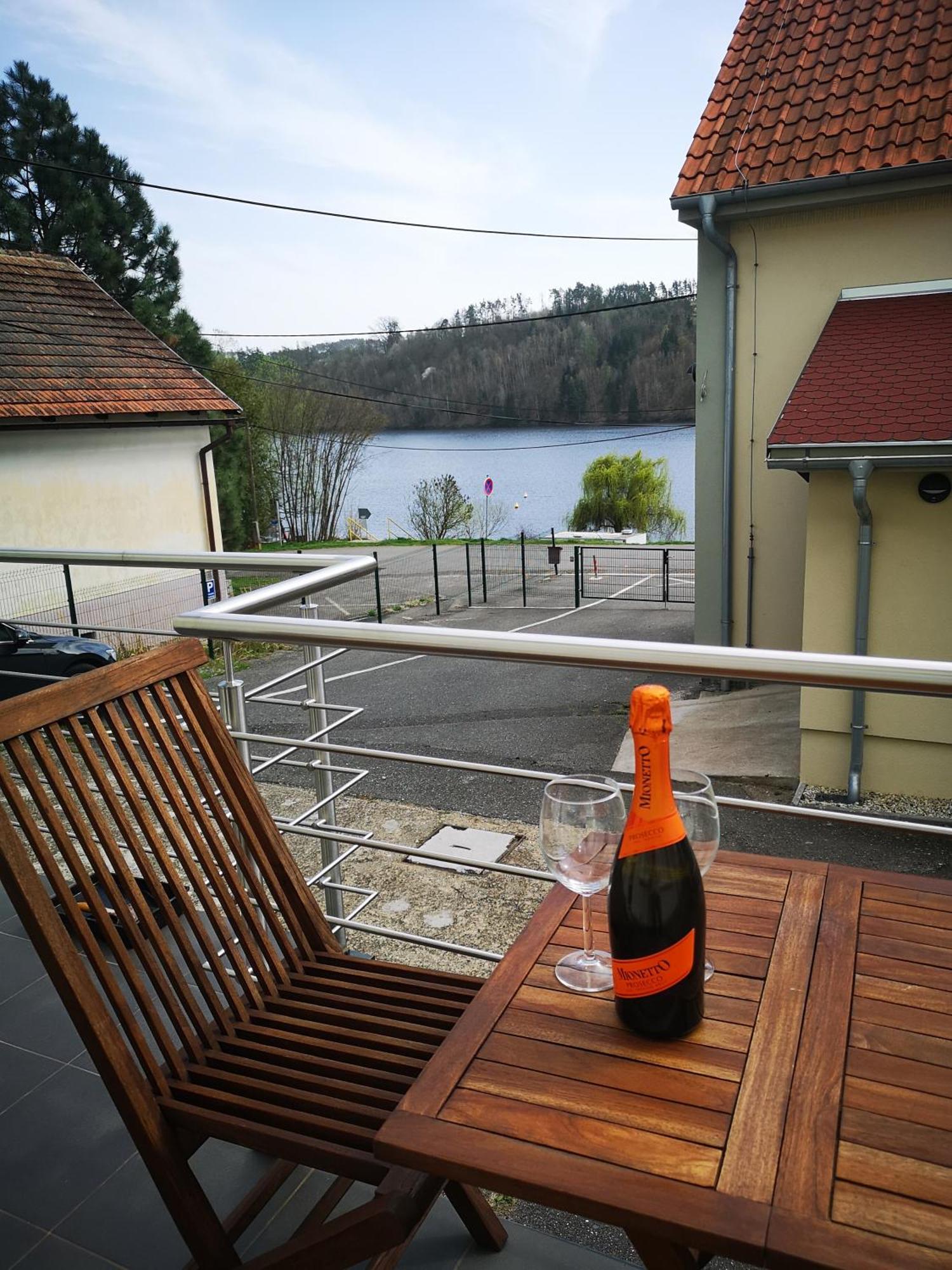 U Vody Apartment *